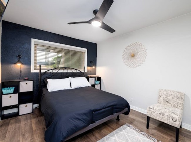 Building Photo - 575 N Villa Ct