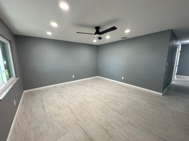 Building Photo - Completely Renovated Home