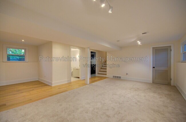 Building Photo - 209 W Gartner Rd