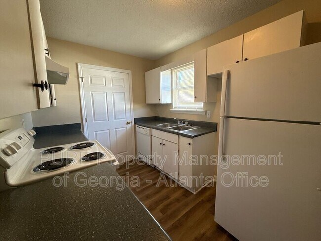 Building Photo - 134 N Ridge Dr