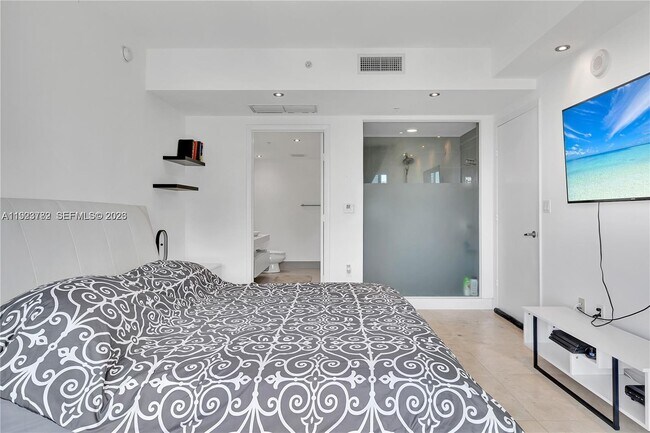 Building Photo - 92 SW 3rd St