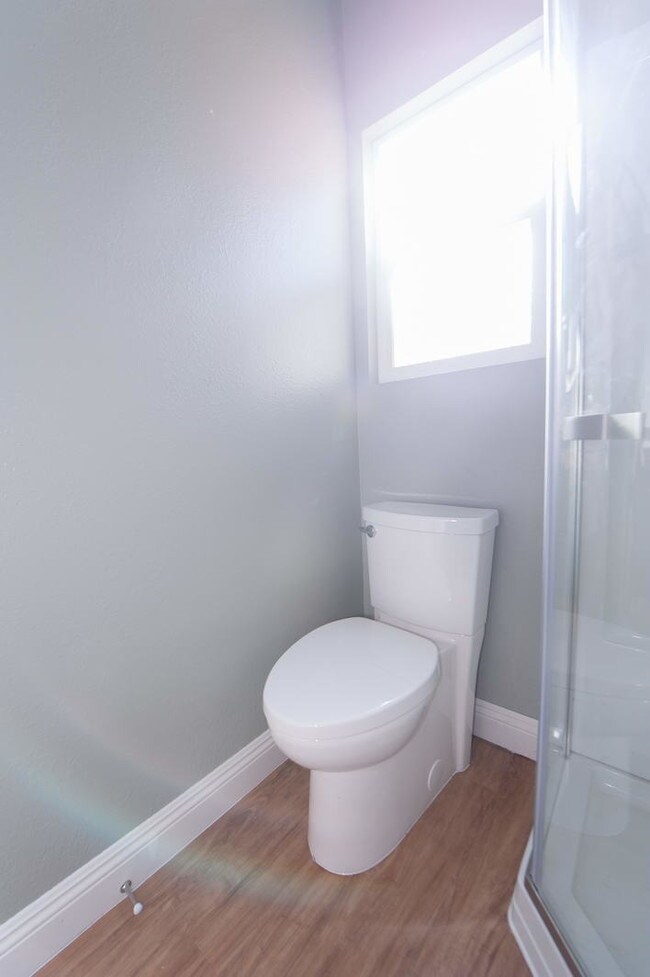 Building Photo - 1535 Livonia Ave