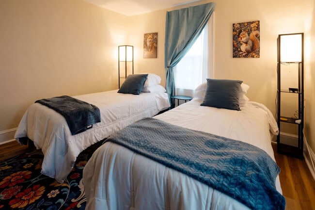 Building Photo - 217 Highland Ave