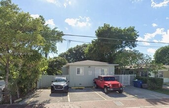 Building Photo - 1514 SW 6th St