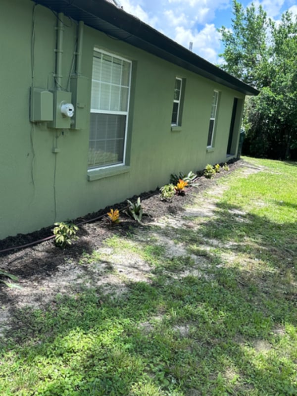 Building Photo - 807 W 13th St