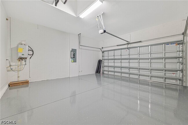 Building Photo - 13699 Blue Bay Cir
