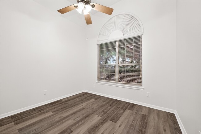 Building Photo - 13006 Rose Landing Dr