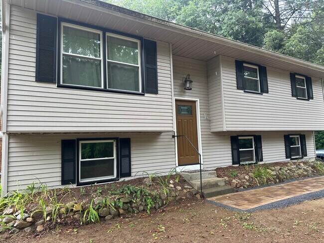 Building Photo - 148 Sand Hill Rd