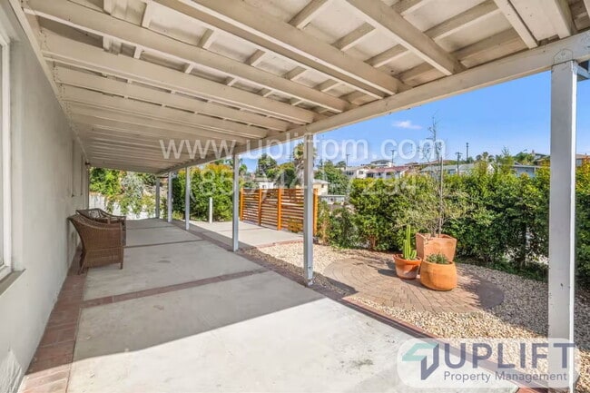 Building Photo - 5520 Olvera Ave