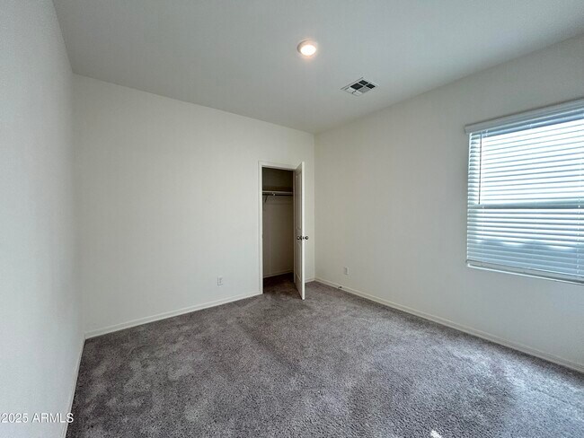 Building Photo - 6524 W Magdalena Ln