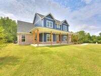 Building Photo - 440 Houser Dr