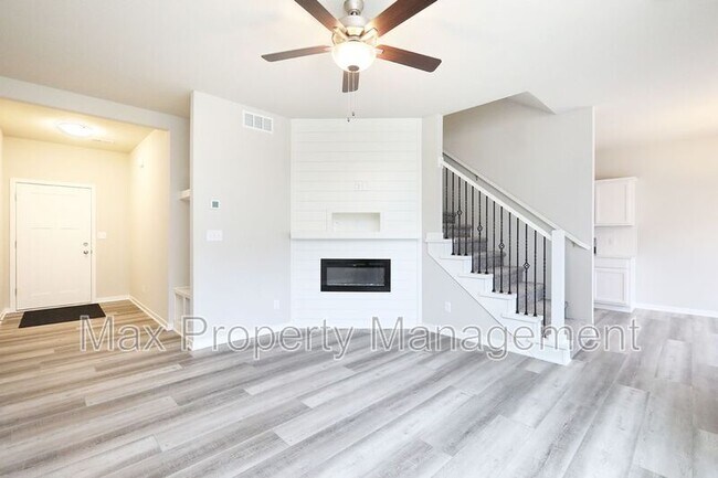 Building Photo - 211 NE Whitetail Dr