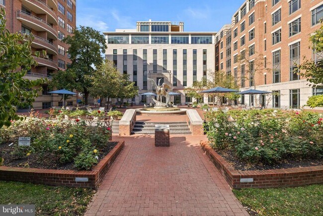 Building Photo - 1401 17th St NW