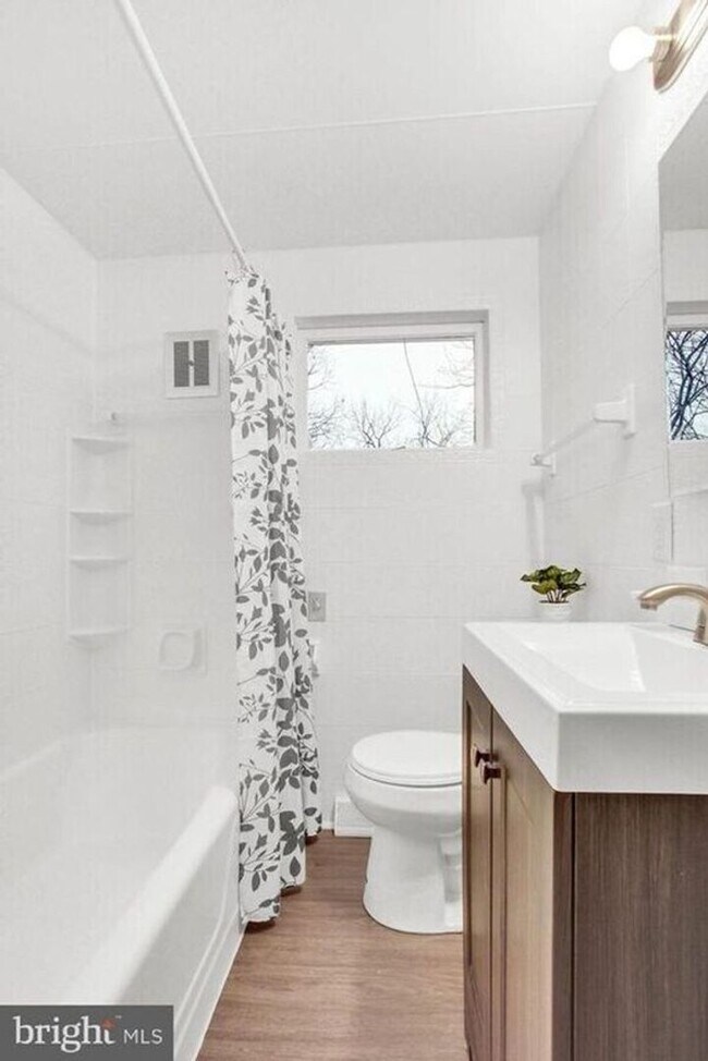 Building Photo - 3-bedroom Cape Cod in Susquehanna District