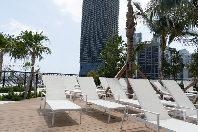 Building Photo - 159 NE 6th St