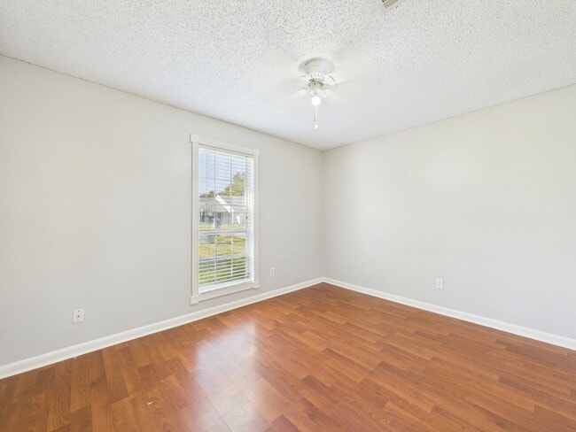 Building Photo - COMING SOON! 3 Beds, 2 Baths House for rent in Milton!