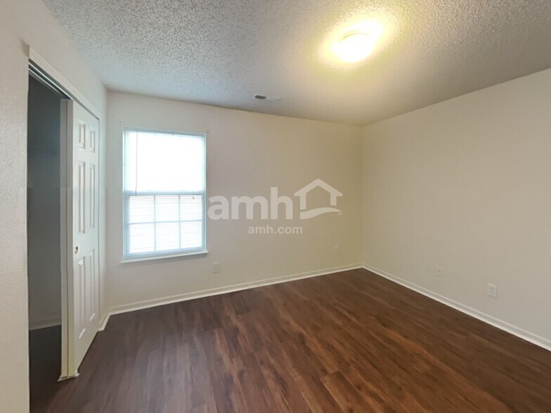 Building Photo - 10167 Hatherley Way