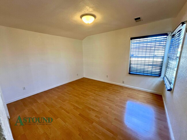 Building Photo - 7500 Deerwood Ave