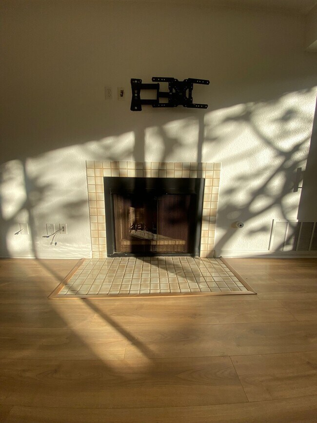Building Photo - 9785 Mesa Springs Way
