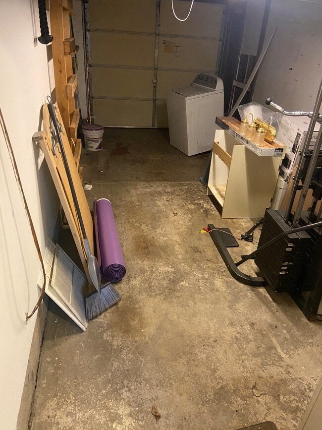 Building Photo - 253 Holly Ave