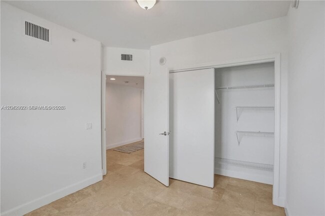 Building Photo - 15051 Royal Oaks Ln