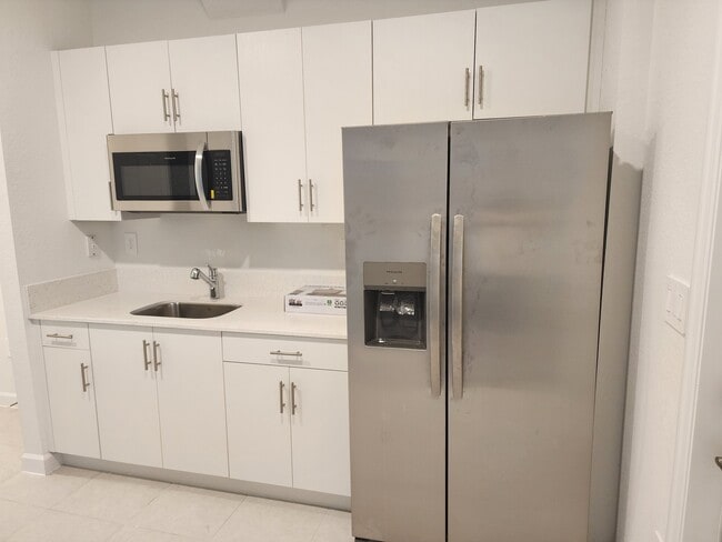 full kitchen - 12729 SW 211th St