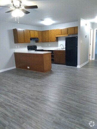Building Photo - $1000 monthly, 1 bedroom, 1 bathroom