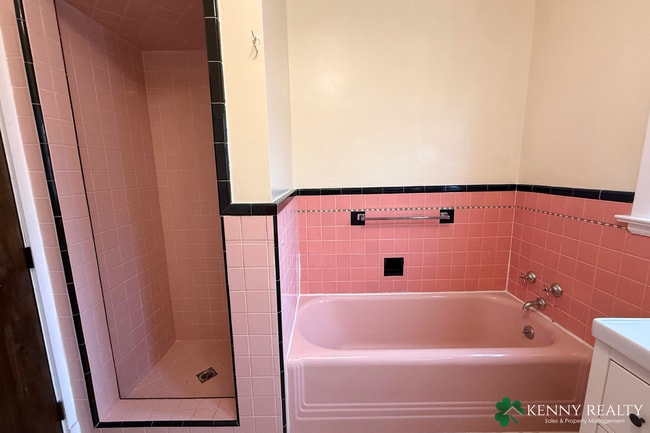 Building Photo - Charming Victorian 3 Bedroom Home in Colma