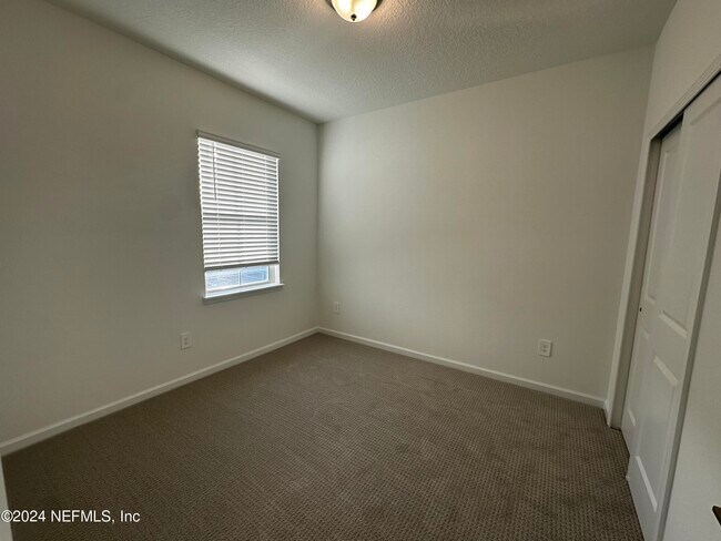 Building Photo - 545 Brandon Lks Dr