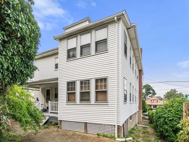 Building Photo - 225-227-227 Trapelo Rd