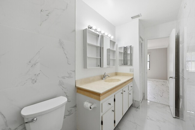 Building Photo - 9364 Ketay Cir