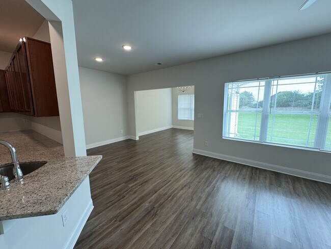 Building Photo - 103 Woodsbrook Pl SW