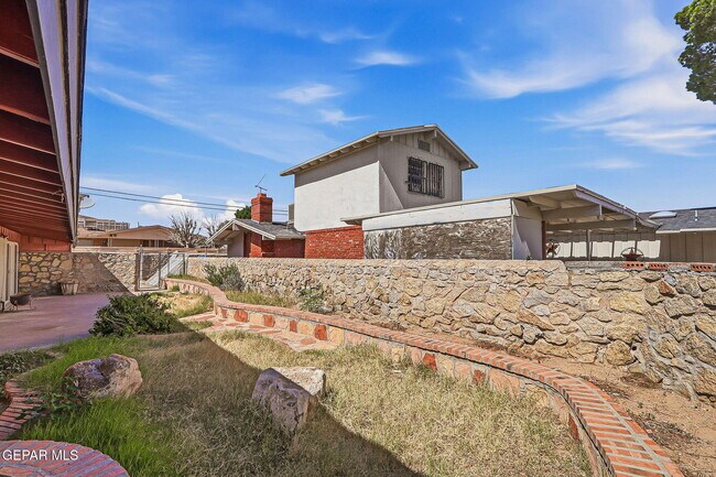 Building Photo - 2801 Polk Ave