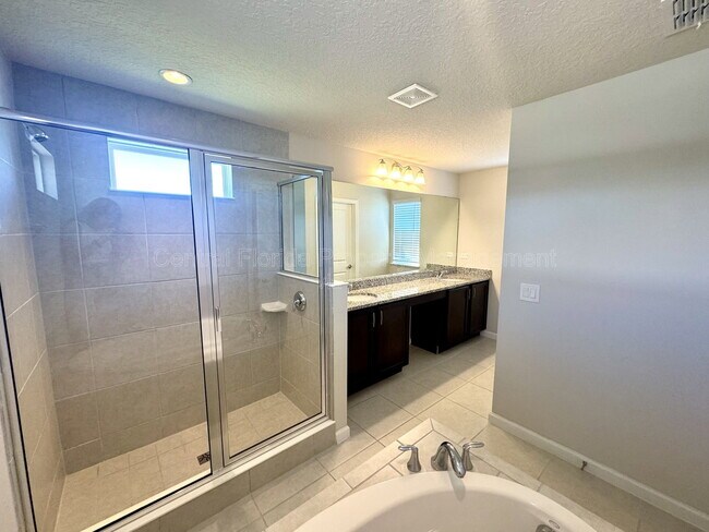 Building Photo - 3615 Voyager Ln