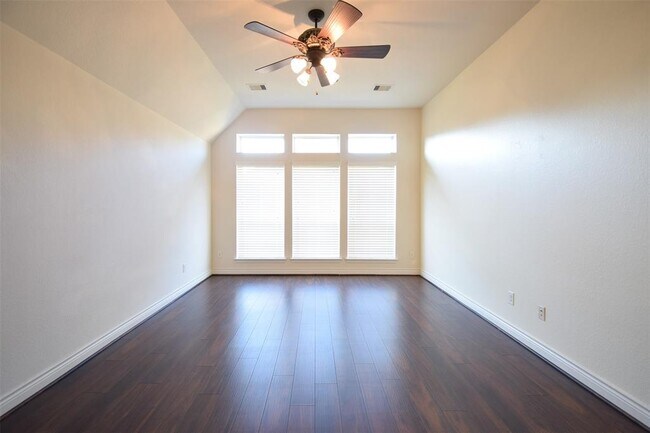 Building Photo - 27331 Balson Forest