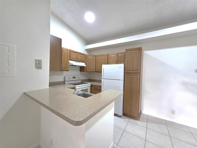 Building Photo - 651 Lyons Rd