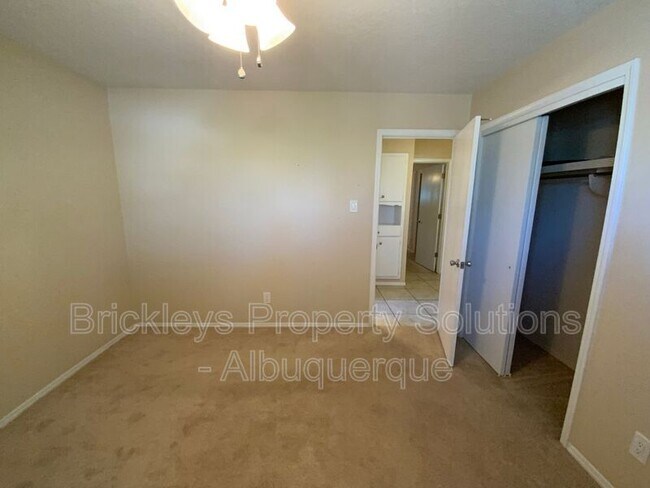 Building Photo - 2440 Algodones St NE
