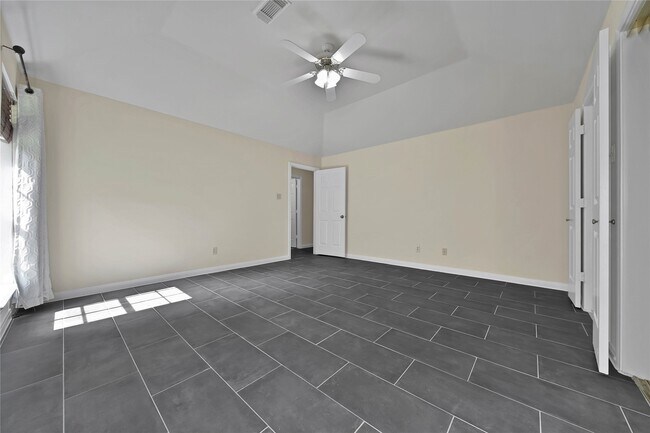 Building Photo - 33134 Old Hempstead Rd