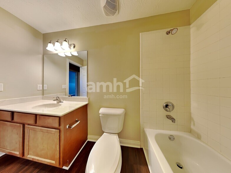 Building Photo - 8133 Darlene Ter