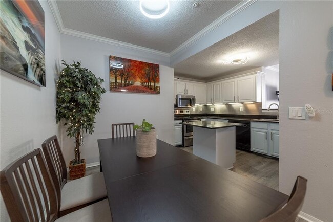 Building Photo - 501 Knights Run Ave