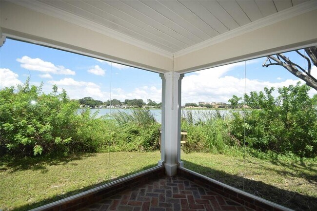 Building Photo - 1204 Honeytree Ln W