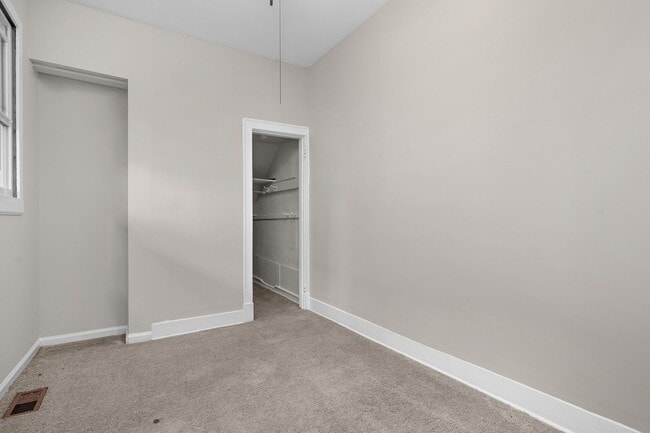 Building Photo - 3503 Oakmont Ave
