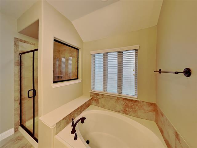 Building Photo - 405 Bentley Dr
