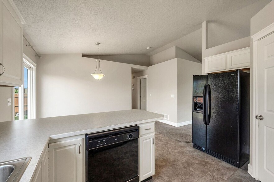 Building Photo - 1132 Berwick Ct