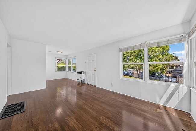 Building Photo - 3626 Highland Ave