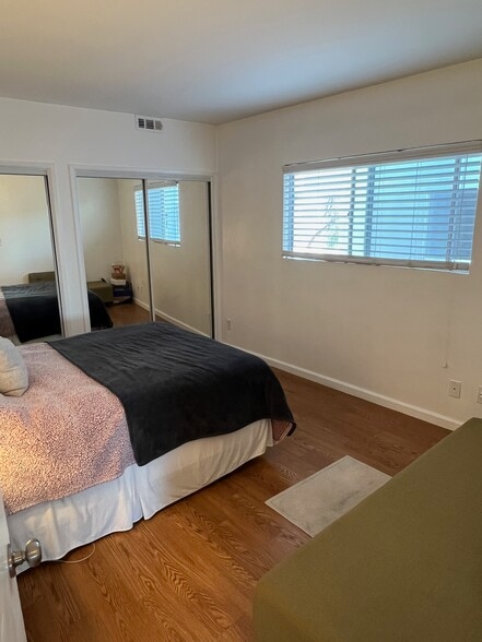 Building Photo - 6655 Esplanade