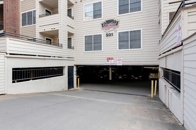 Building Photo - UT PRE LEASE: 3 bed/ 2 bath, West campus 1 Block to UT, 2 reserved parking spaces