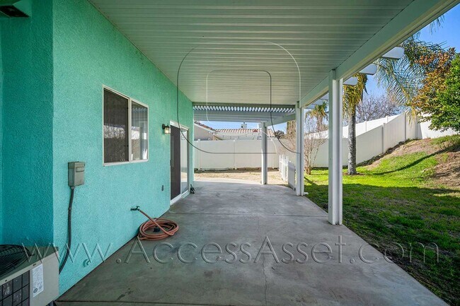 Building Photo - Charming 4/Bed 3/Bath Home In The Heart Of...