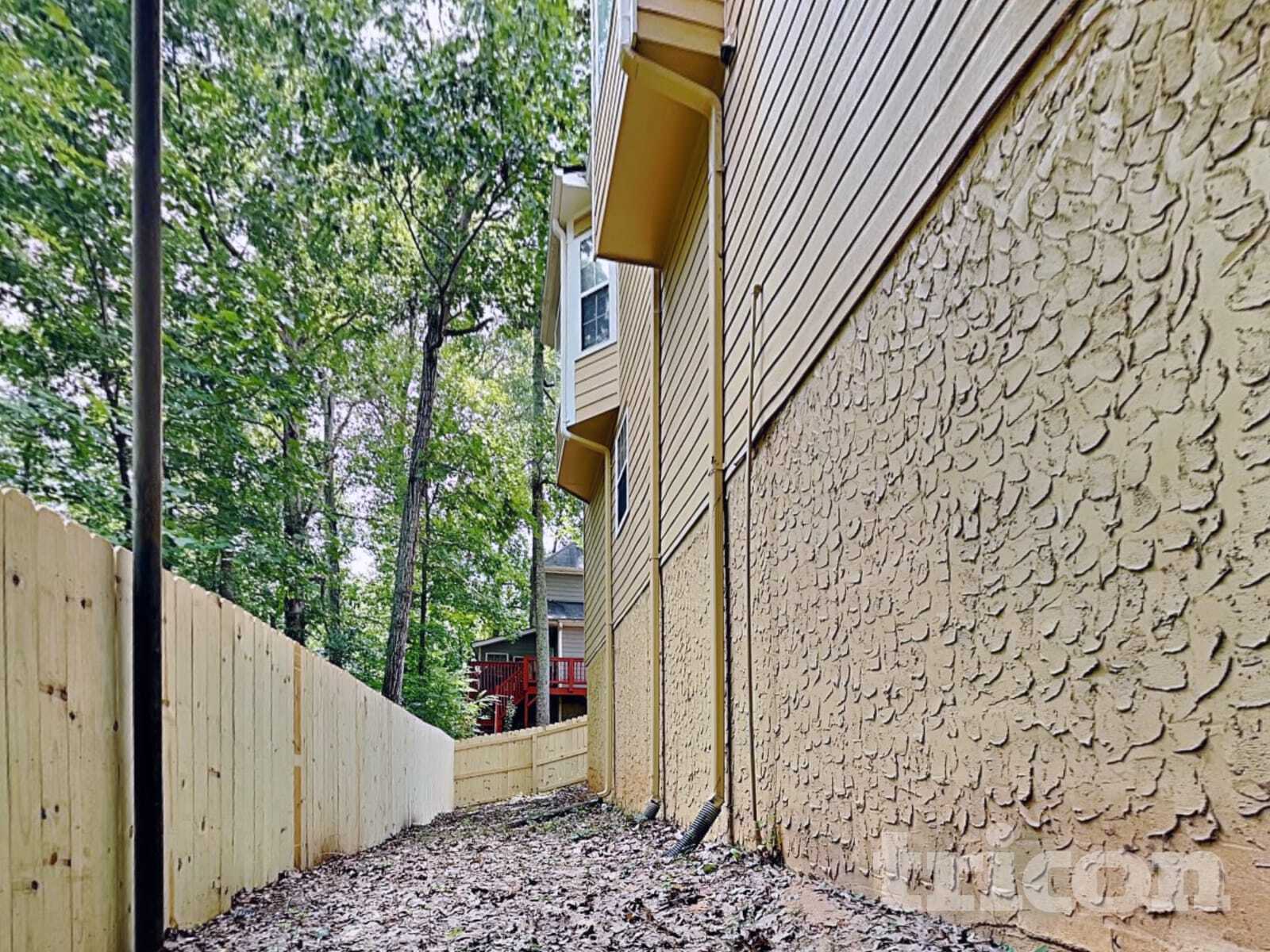Building Photo - 2114 Lindley Ln