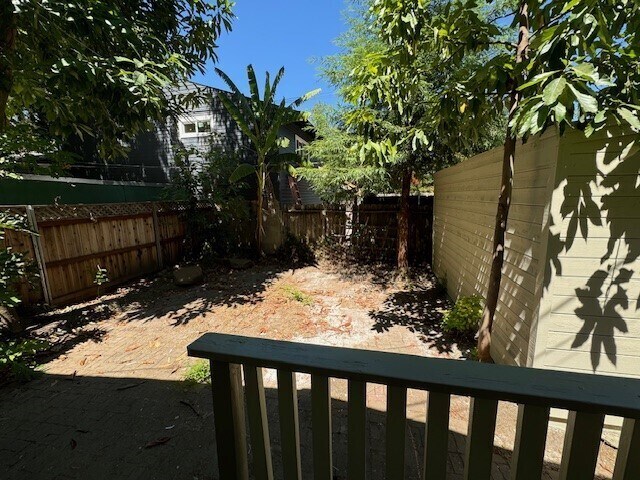 Building Photo - 2bd/1ba updated Midtown home